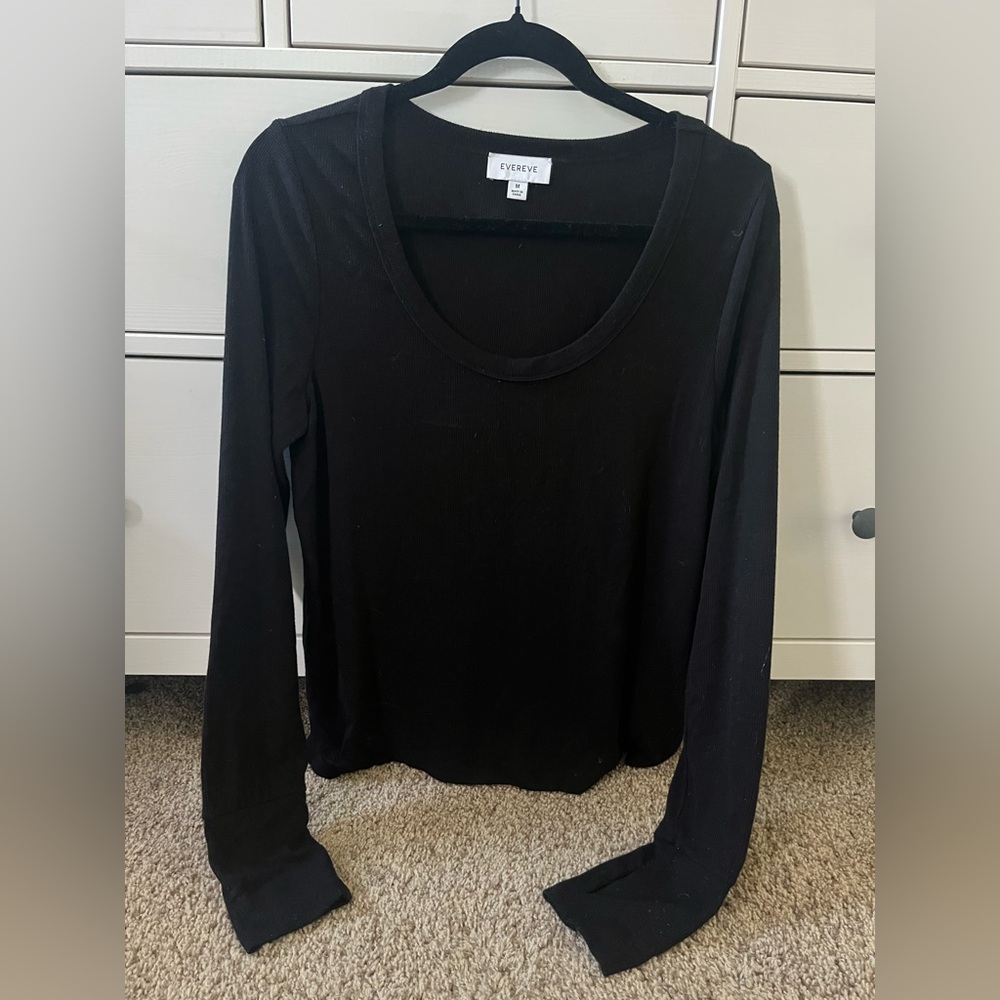 New without tags Evereve ribbed scoopneck with thumb holes